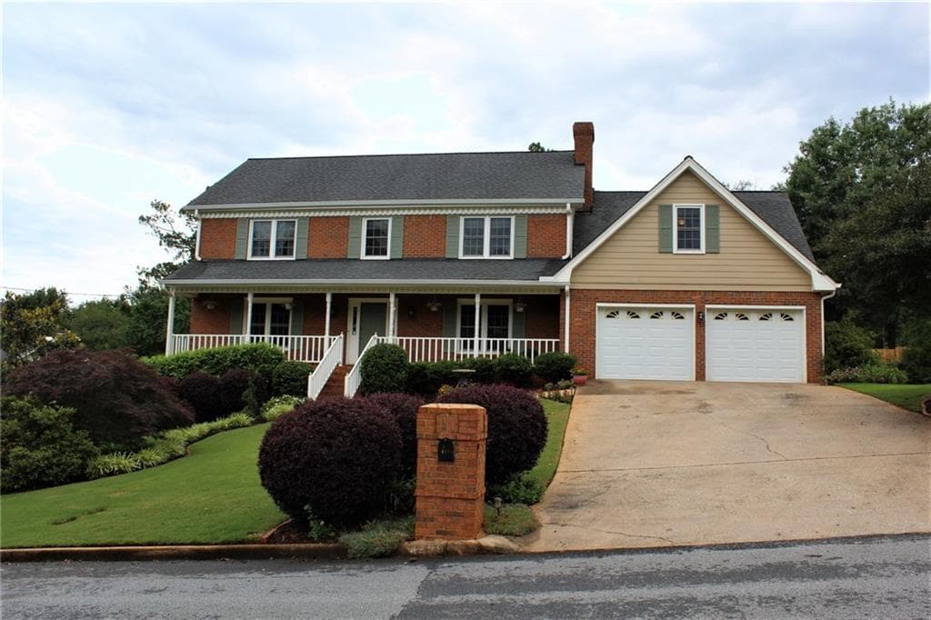 4 bedroom, 2,738 sq ft single family residence sold at 4480 Lucerne Lane, Lilburn, GA 30047