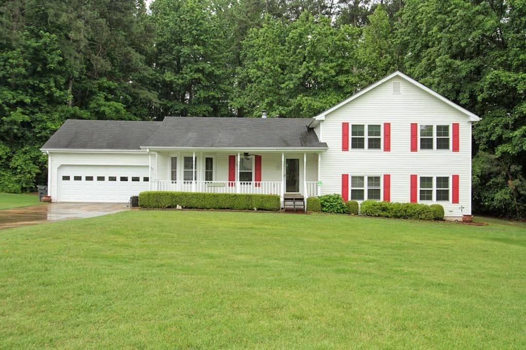 4 bedroom, 2,141 sq ft single family residence sold at 1751 Keenland Place, Lawrenceville, GA 30043