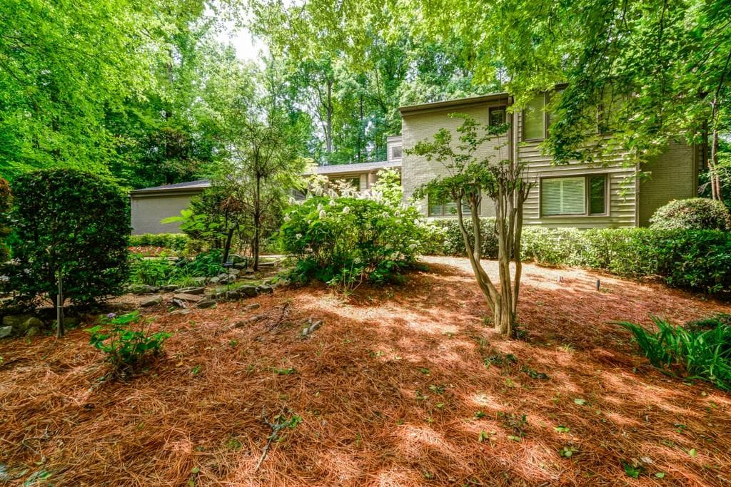 5 bedroom single family residence sold at 5470 E Idlewood Lane, Sandy Springs, GA 30327