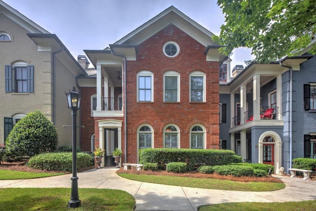 3 bedroom, 3,197 sq ft townhouse sold at 3127 Lenox Road 38, Atlanta, GA 30324