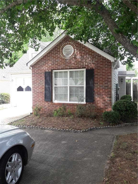 3 bedroom, 988 sq ft single family residence sold at 1930 Brittania Circle, Woodstock, GA 30188