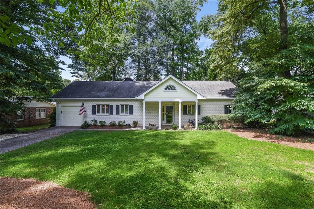 420 Carolwood Lane, Sandy Springs, GA 30342 — most recent listing photo