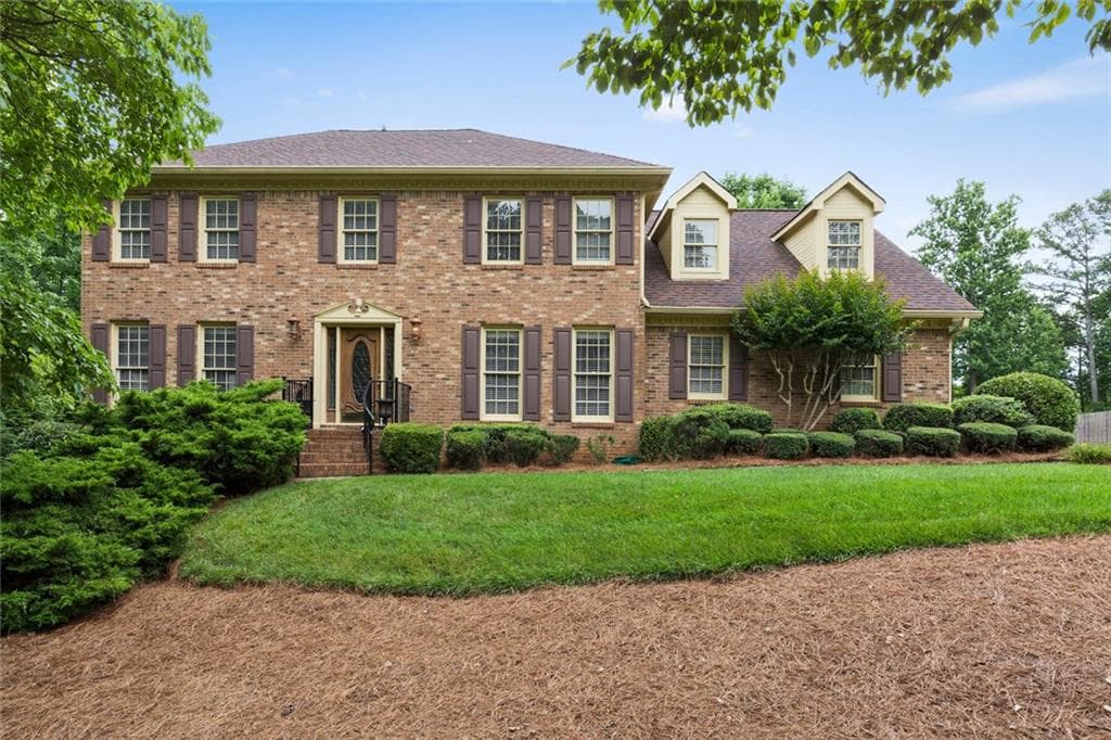 4 bedroom single family residence sold at 360 Barrow Downs, Alpharetta, GA 30004