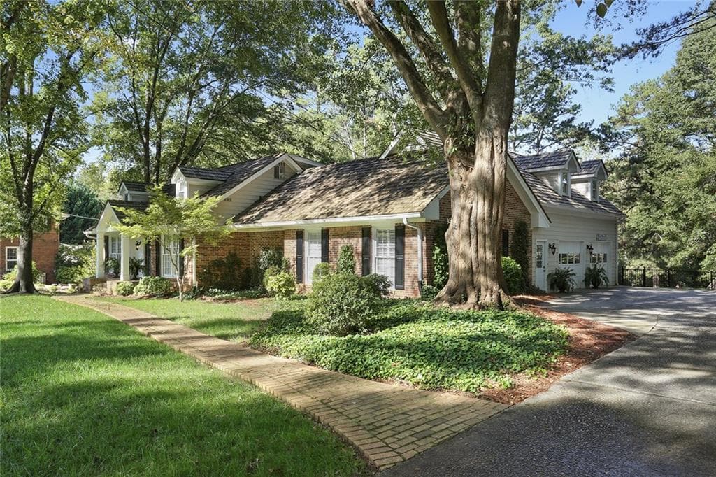 135 WOODLAWN Drive, Marietta, GA 30067 — most recent listing photo