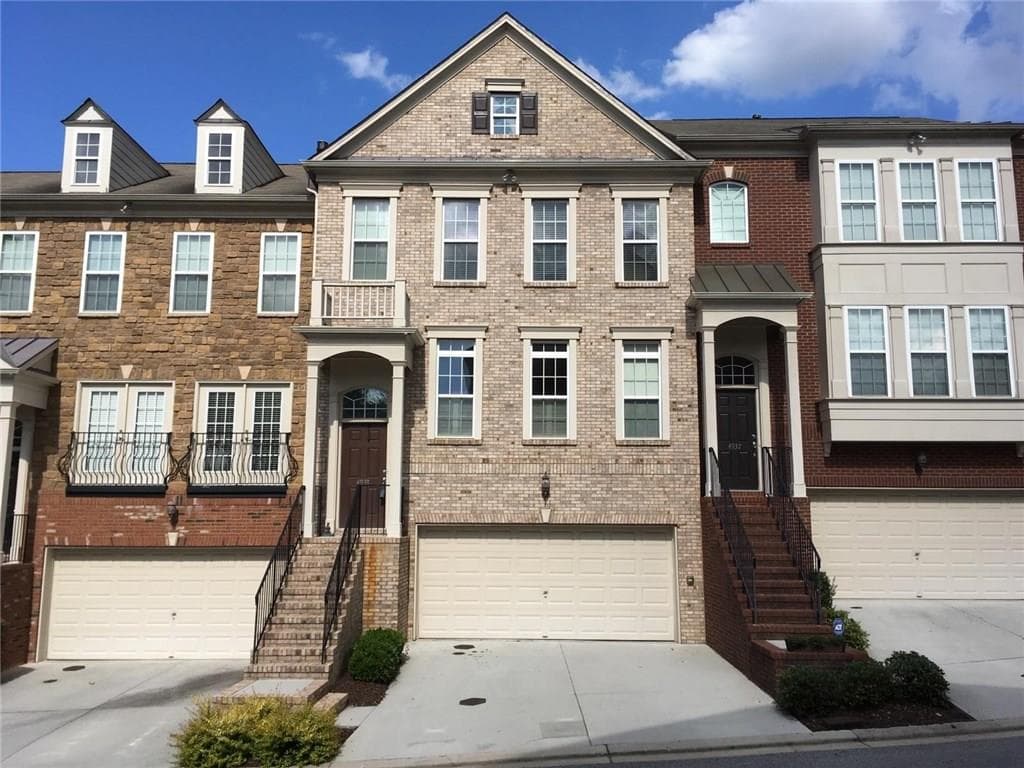 3 bedroom, 2,352 sq ft townhouse sold at 4933 Colchester Court, Atlanta, GA 30339