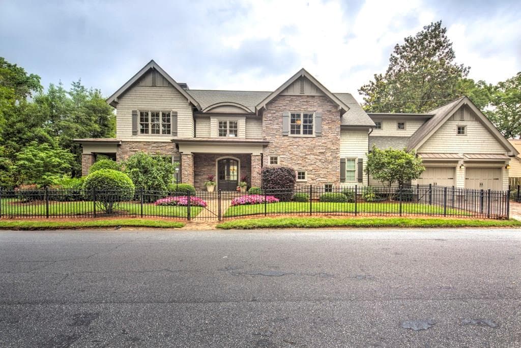 5 bedroom, 4,777 sq ft single family residence sold at 209 Peachtree Way, Atlanta, GA 30305