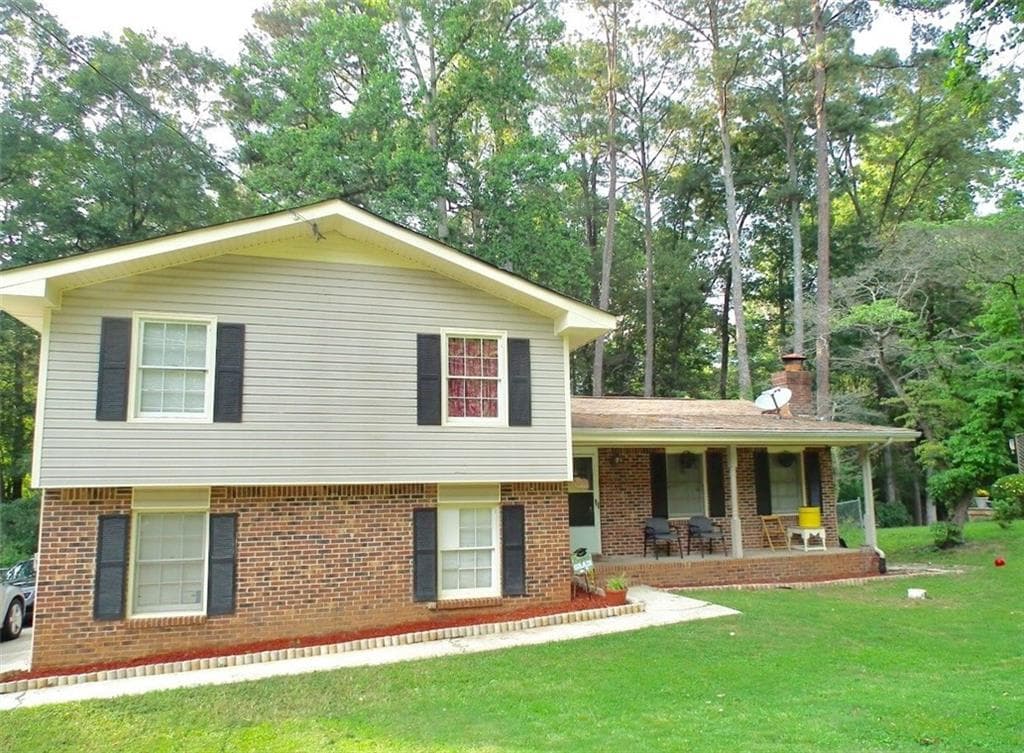 4 bedroom, 2,064 sq ft single family residence sold at 2001 N Oak Drive, Lawrenceville, GA 30044