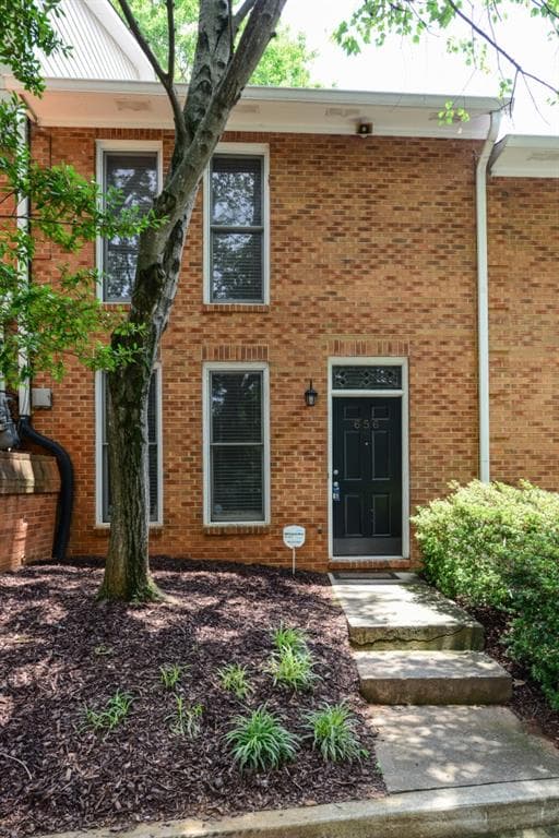 2 bedroom, 1,024 sq ft townhouse sold at 656 Park Village Drive, Atlanta, GA 30306