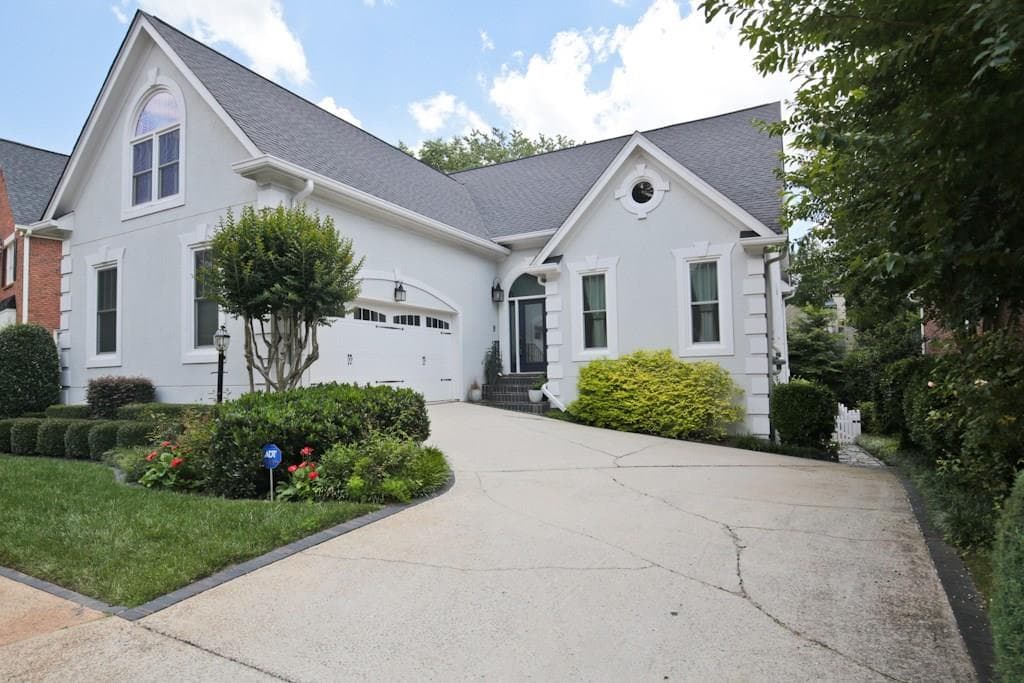 5 bedroom, 4,597 sq ft single family residence sold at 3794 Sidestreet, Atlanta, GA 30341