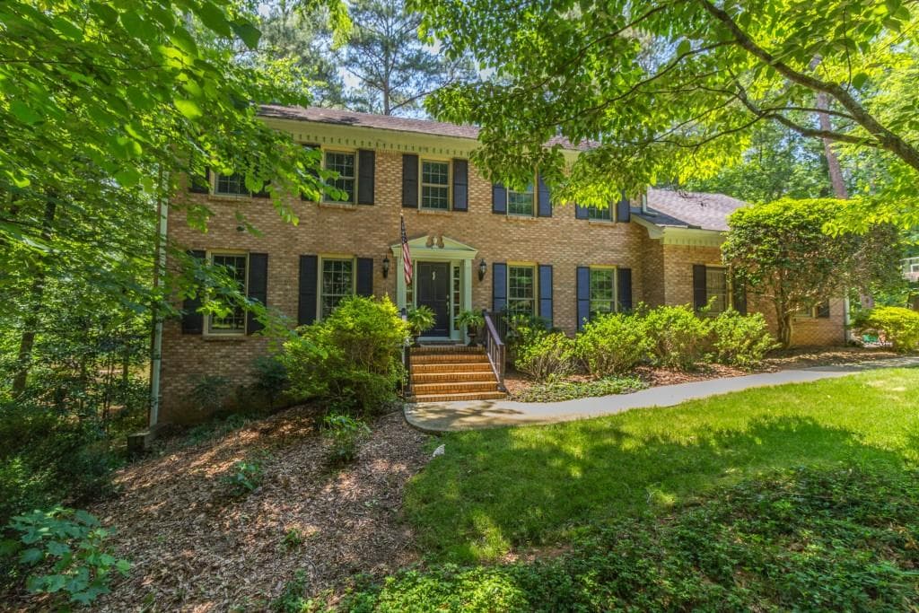 535 Lakemont Court, Roswell, GA 30075 — most recent listing photo