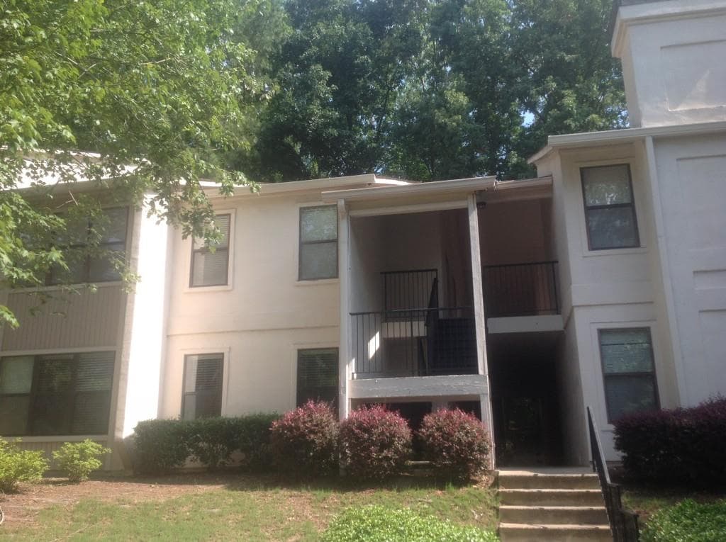 1 bedroom, 825 sq ft condominium sold at 2213 Huntingdon Chase, Atlanta, GA 30350