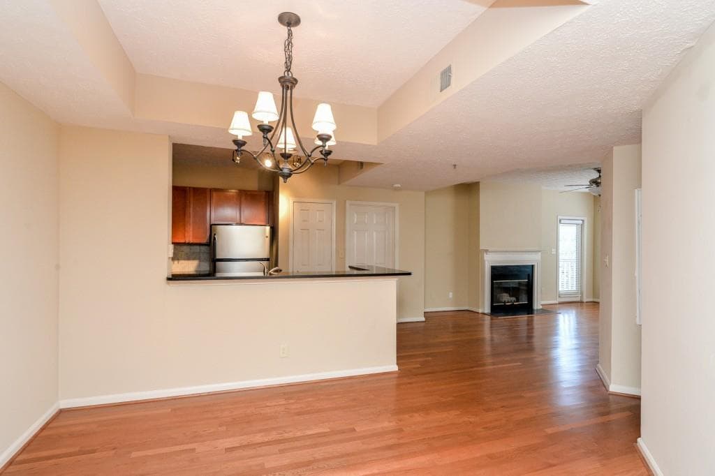 2 bedroom, 1,181 sq ft condominium sold at 1250 Parkwood Circle 1206, Atlanta, GA 30339