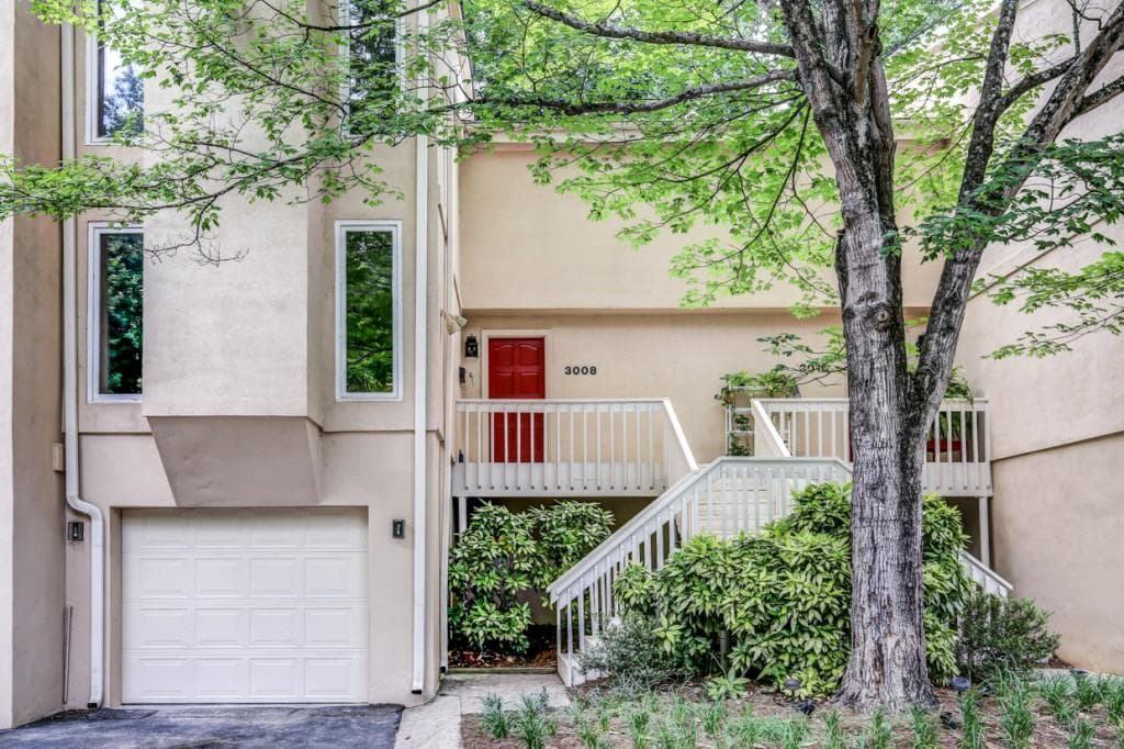 3 bedroom, 2,068 sq ft condominium sold at 3008 Vinings Ferry Drive, Atlanta, GA 30339