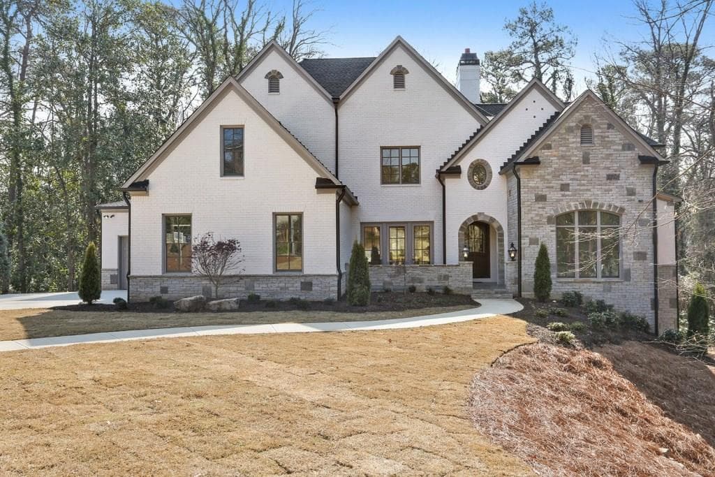 5 bedroom, 4,810 sq ft single family residence sold at 4001 Whittington Drive, Atlanta, GA 30342