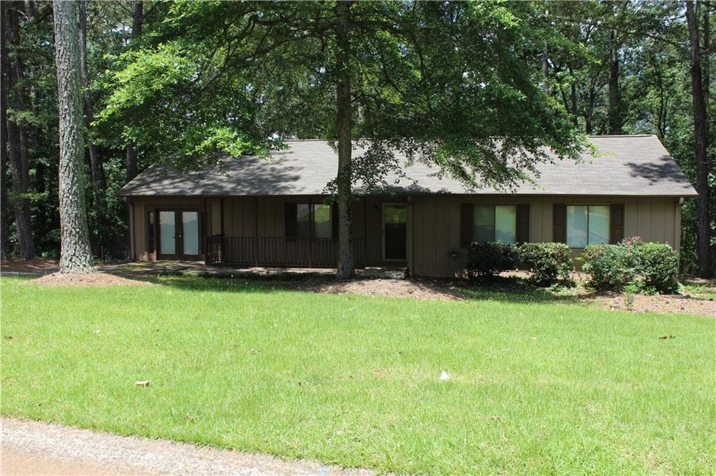 3 bedroom, 1,685 sq ft single family residence sold at 4666 W Glen Ridge Circle, Winston, GA 30187
