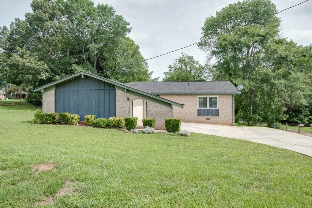 4176 Bonaparte Drive, Tucker, GA 30084 — most recent listing photo