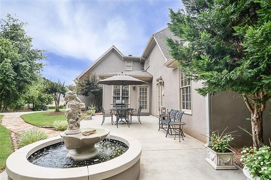 4 bedroom, 3,686 sq ft single family residence sold at 4910 Walnut Grove, Alpharetta, GA 30022