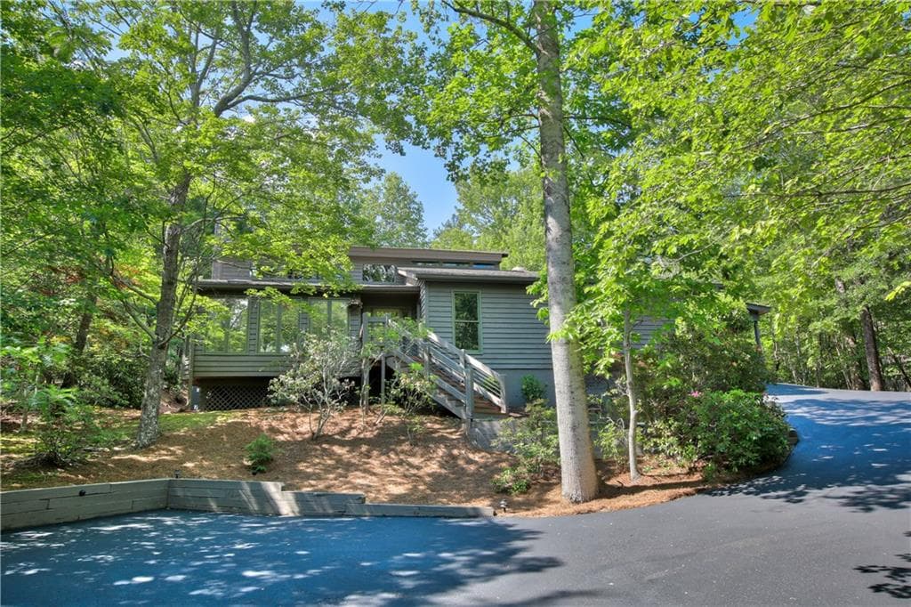 3 bedroom, 2,399 sq ft single family residence sold at 649 QUAIL COVE Drive, Big Canoe, GA 30143