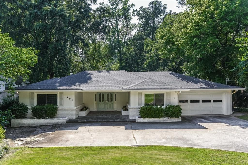 1702 Dunwoody Place, Brookhaven, GA 30324 — most recent listing photo
