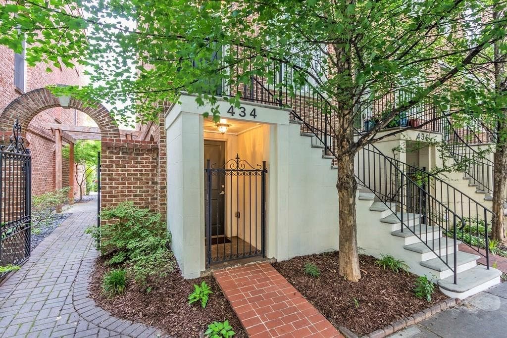 3 bedroom, 1,900 sq ft townhouse sold at 434 Bill Kennedy Way, Atlanta, GA 30316