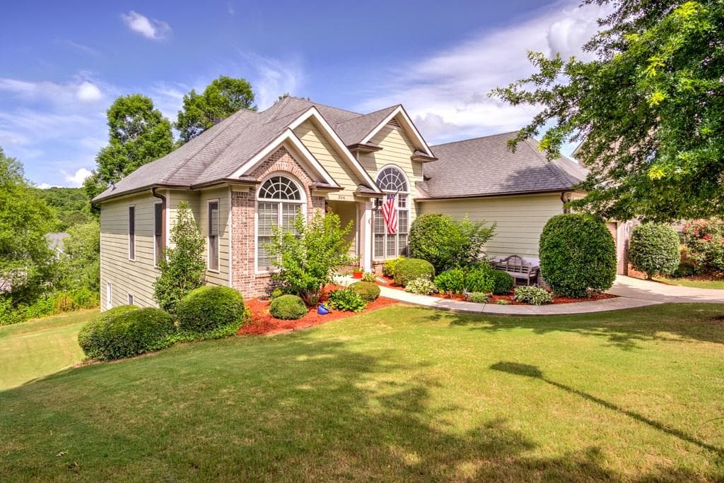 3 bedroom, 1,660 sq ft single family residence sold at 304 Cabinwood Trail, Canton, GA 30115