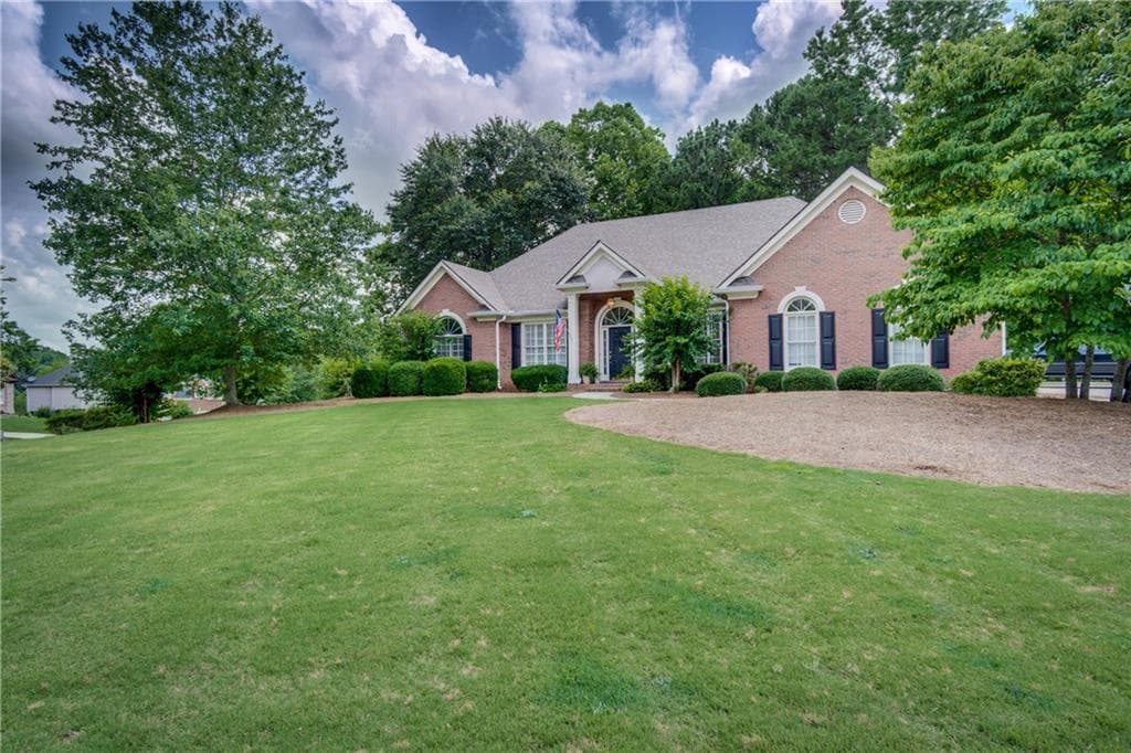 6 bedroom, 4,150 sq ft single family residence sold at 201 Farm Path Court, Woodstock, GA 30188