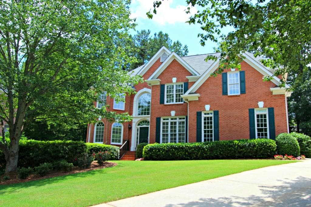 5 bedroom, 3,656 sq ft single family residence sold at 5020 Walnut Creek Trail, Alpharetta, GA 30005