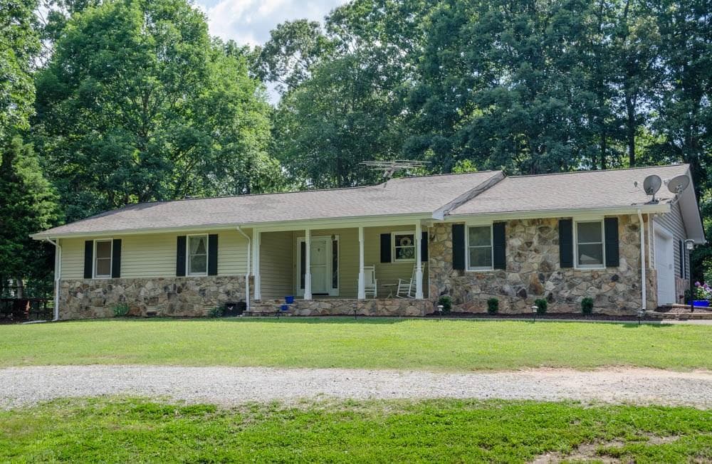 3 bedroom, 1,645 sq ft single family residence sold at 4868 Bethelview Road, Cumming, GA 30040 — photo 1 of 1