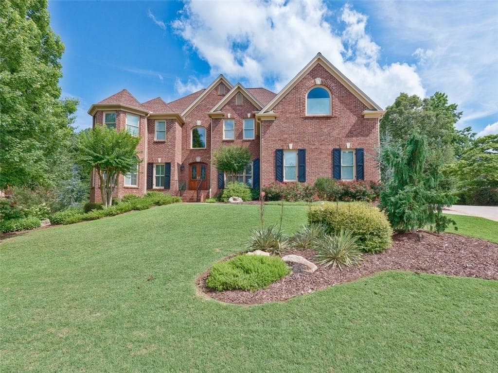 6 bedroom, 5,575 sq ft single family residence sold at 10140 High Falls Pointe, Alpharetta, GA 30022