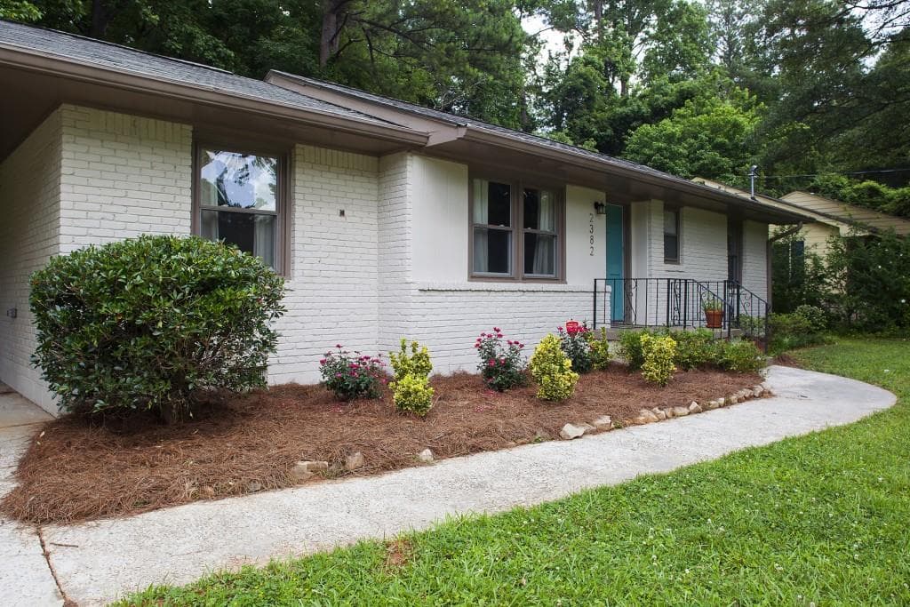 3 bedroom, 1,270 sq ft single family residence sold at 2382 Hunting Valley Drive, Decatur, GA 30033