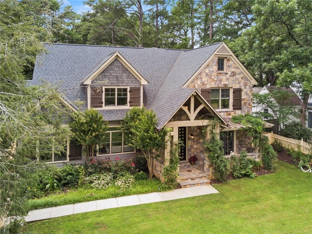 5 bedroom, 4,100 sq ft single family residence sold at 604 Glendale Avenue, Decatur, GA 30030