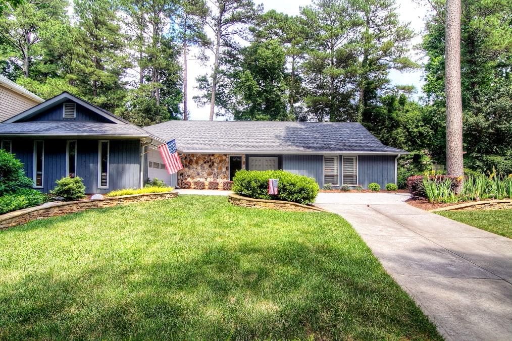 4 bedroom, 2,532 sq ft single family residence sold at 275 Seventeenth Fairway, Roswell, GA 30076