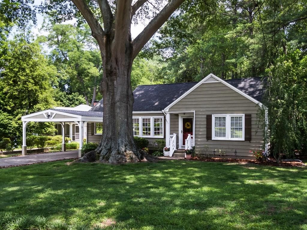 3 bedroom, 1,302 sq ft single family residence sold at 657 Medlock Road, Decatur, GA 30033