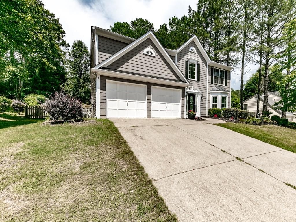 4 bedroom, 2,195 sq ft single family residence sold at 8007 Huntcliff Road, Woodstock, GA 30189
