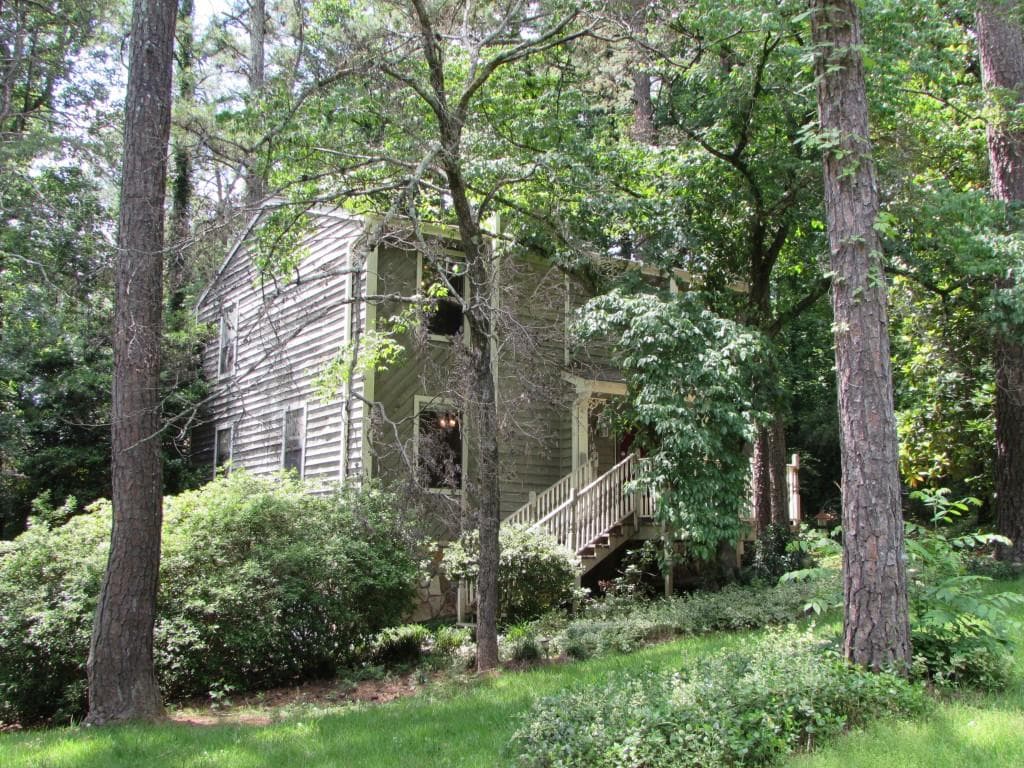 3 bedroom, 1,680 sq ft single family residence sold at 320 Chattahoochee Way, Woodstock, GA 30188