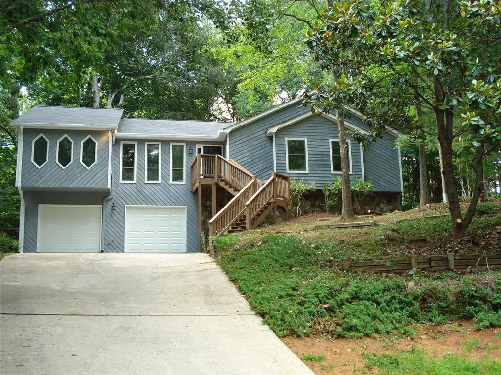 3 bedroom, 2,552 sq ft single family residence sold at 2721 Pine Cone Lane, Duluth, GA 30096