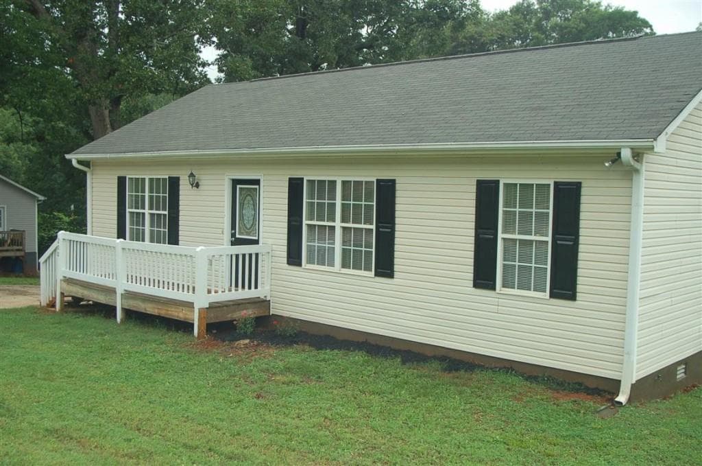 200 Central Avenue, Commerce, GA 30529 — most recent listing photo