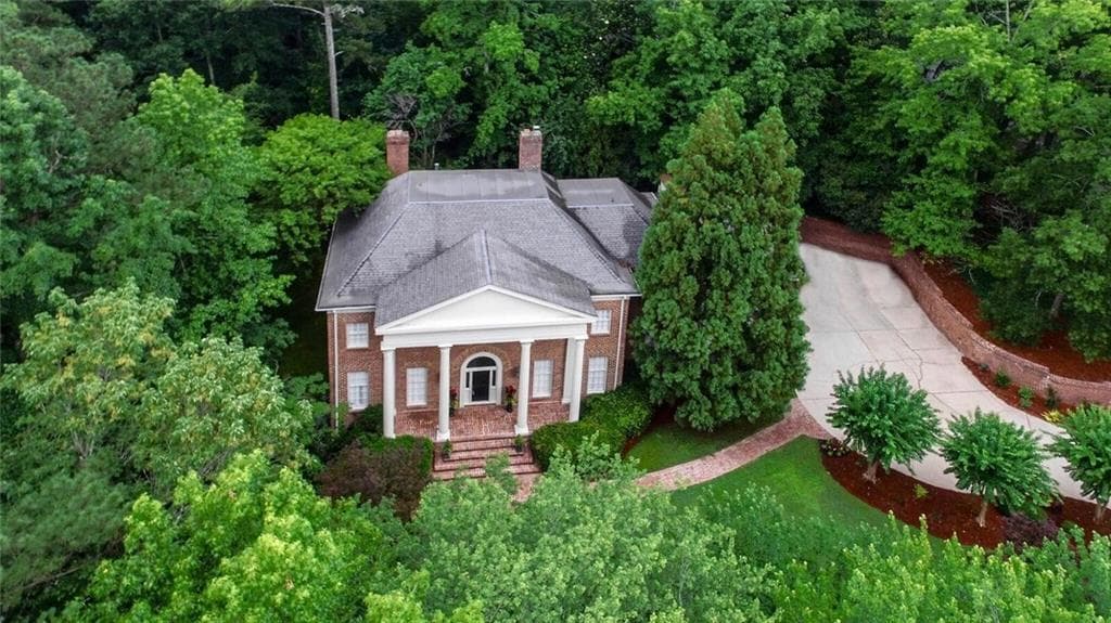 4 bedroom, 6,551 sq ft single family residence sold at 3009 Wellington Court, Atlanta, GA 30339