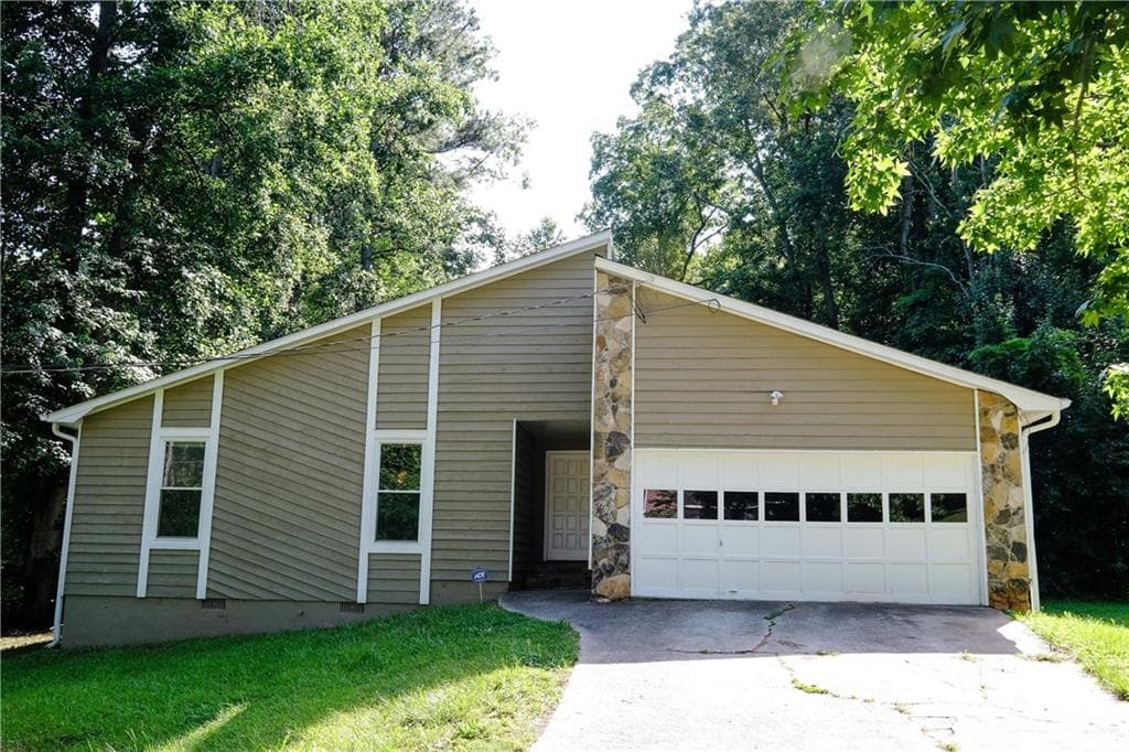 3256 Deshong Drive, Stone Mountain, GA 30087 — most recent listing photo