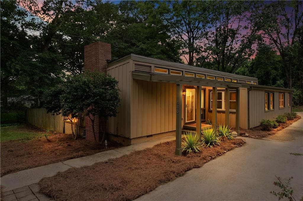 3 bedroom, 1,252 sq ft single family residence sold at 445 Ashburton Avenue, Atlanta, GA 30317