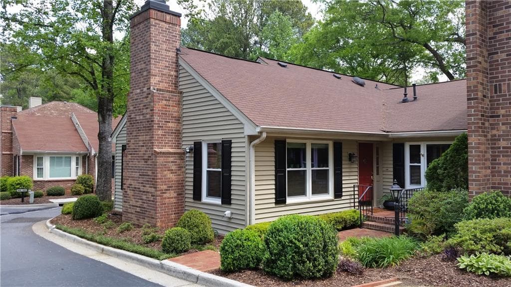 1513 September Chase, Decatur, GA 30033 — most recent listing photo
