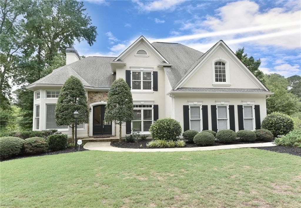 6 bedroom, 4,760 sq ft single family residence sold at 120 Hamilton Way, Roswell, GA 30075