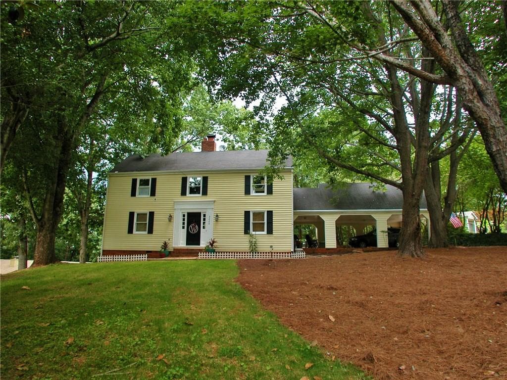 2220 Colonial Circle, Gainesville, GA 30501 — most recent listing photo