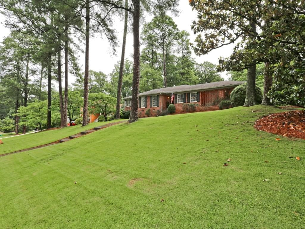 4 bedroom, 2,900 sq ft single family residence sold at 1237 Oak Grove Drive, Decatur, GA 30033