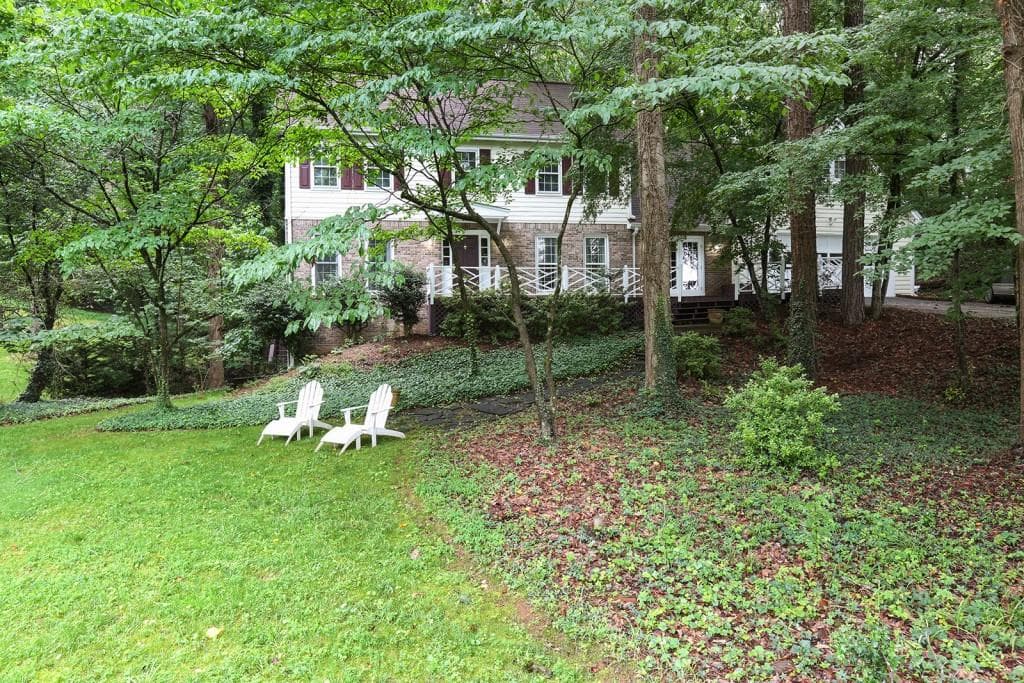 4 bedroom, 4,150 sq ft single family residence sold at 9250 Martin Road, Roswell, GA 30076