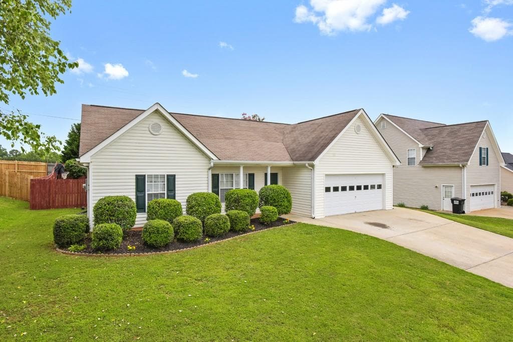 208 Lee Court, Canton, GA 30115 — most recent listing photo