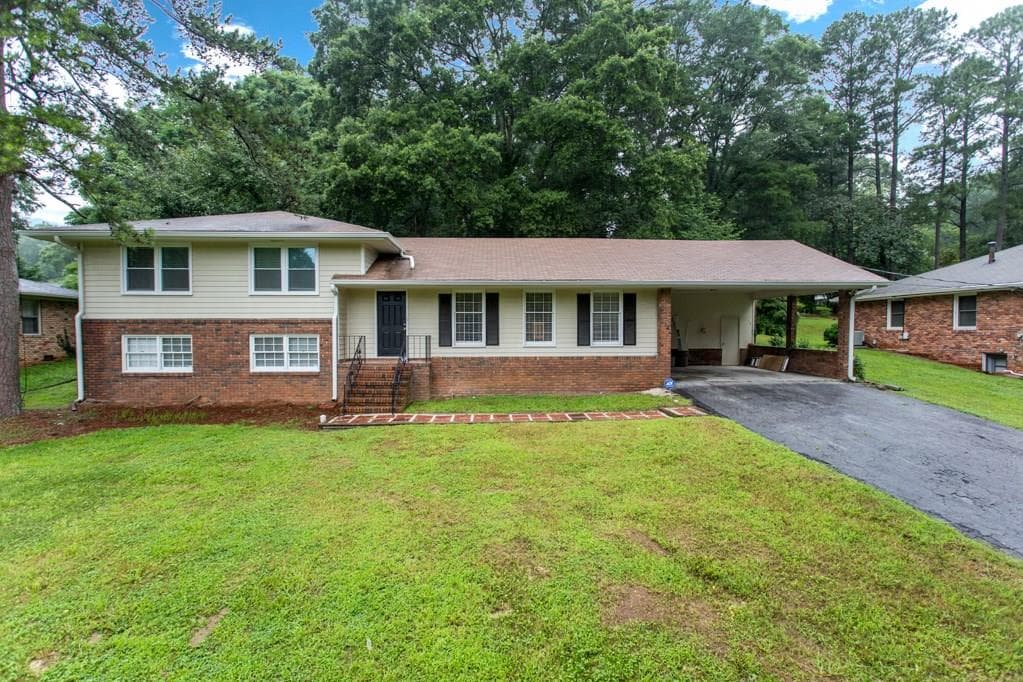 4 bedroom, 2,204 sq ft single family residence sold at 583 Allgood Road, Marietta, GA 30060