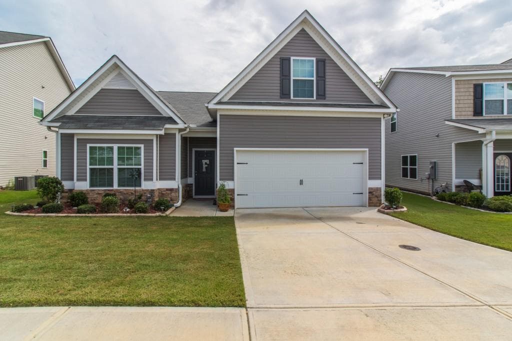 4 bedroom, 1,979 sq ft single family residence sold at 605 Stonehurst Lane, Canton, GA 30114