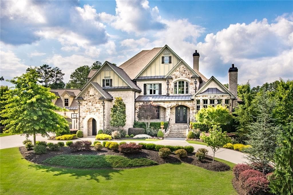 6 bedroom, 12,115 sq ft single family residence sold at 2725 Drayton Hall Drive, Buford, GA 30519