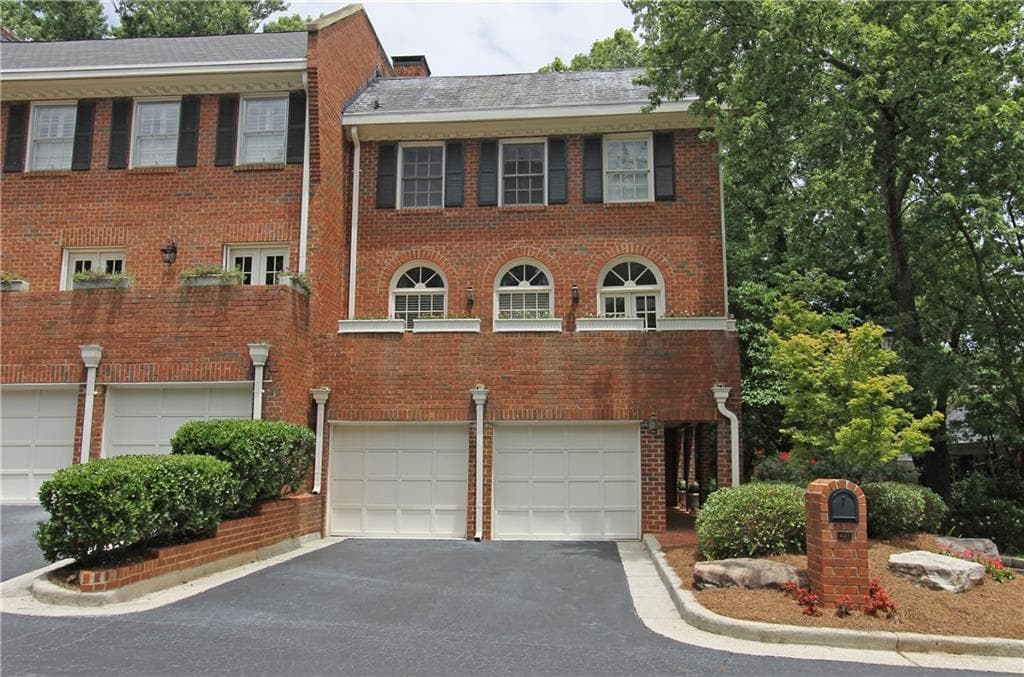 425 Jefferson Circle 425, Sandy Springs, GA 30328 — most recent listing photo